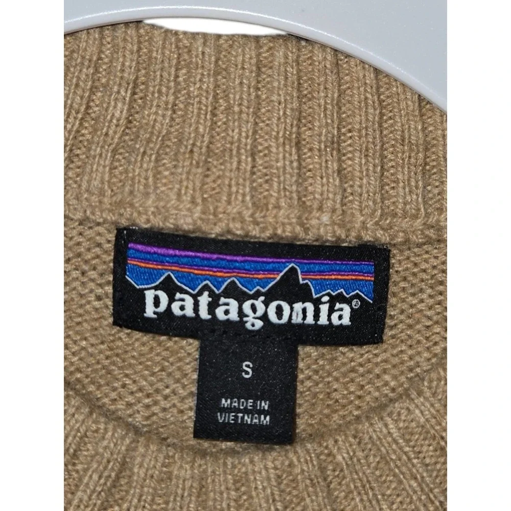 Patagonia Recycled Wool Crewneck Sweater Mens Small Tan Brown Ribbed Knit 50655